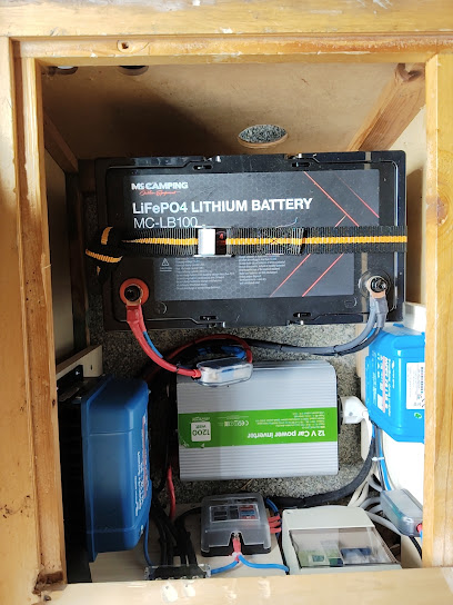 Taller de reparación de automóviles Redisain Camperizaciones en Agua García